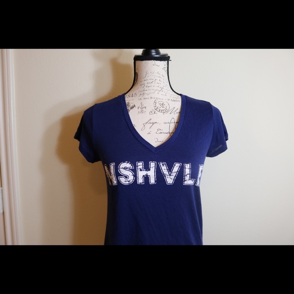 New with tags nashville Tennessee v neck tee shirt - Picture 2 of 7